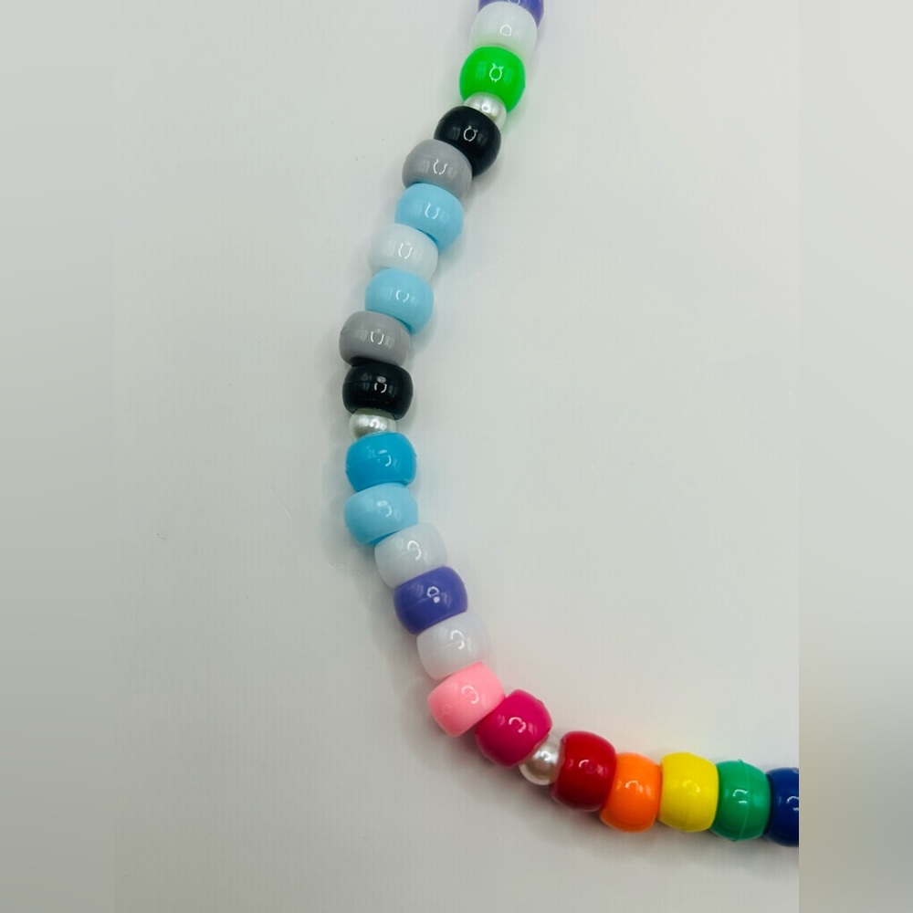 Pride Kandi Necklace with 13 Flags - Picture 5 of 6
